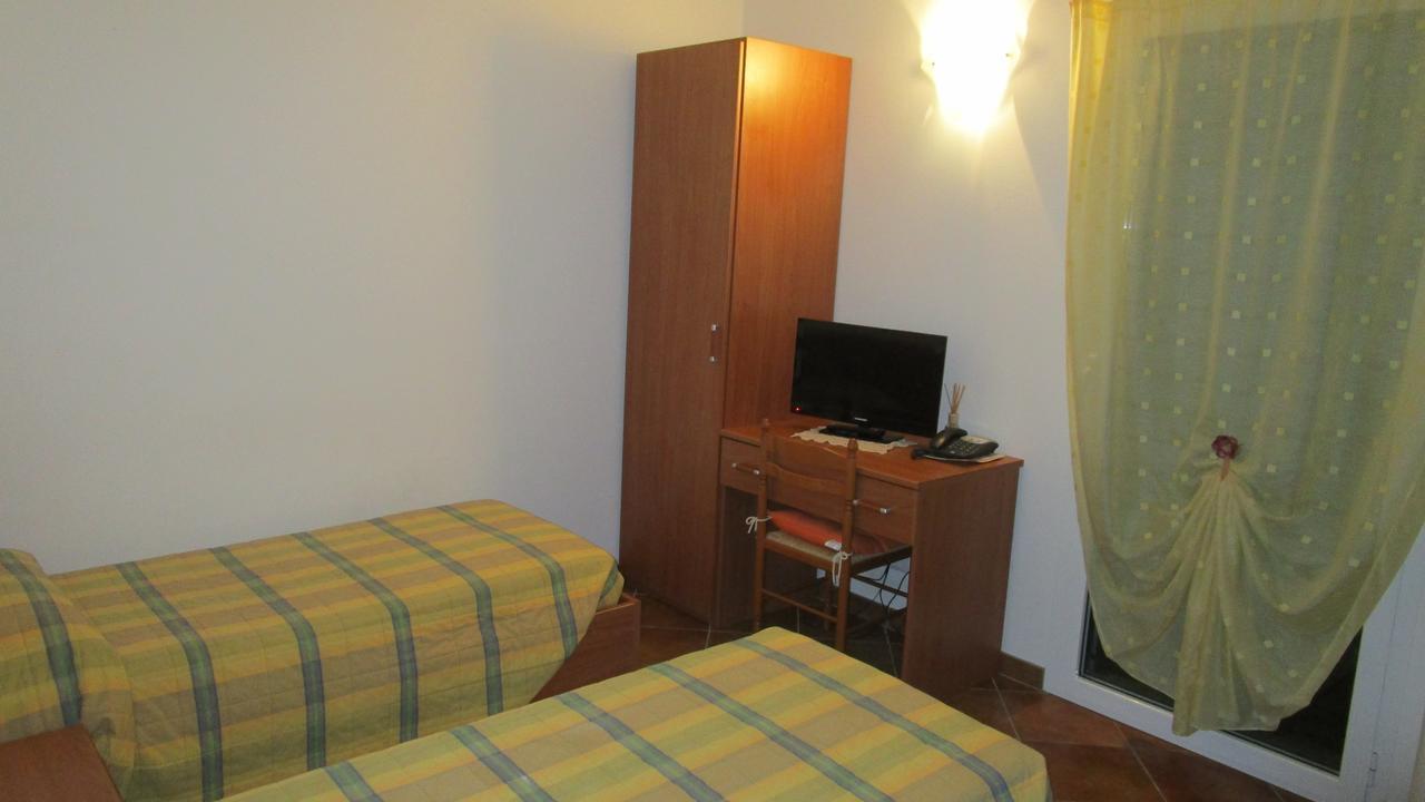 Al Castello Hotel Artegna Стая снимка